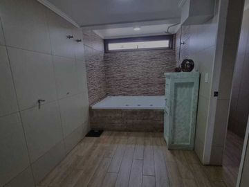 Casa en venta en LA REINA