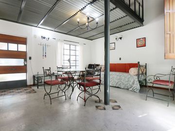 DUPLEX 3 AMB C/ PATIO Y COCHERA - VENTA/ SAN TELMO