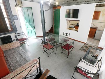 DUPLEX 3 AMB C/ PATIO Y COCHERA - VENTA/ SAN TELMO