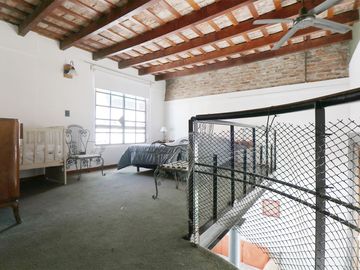 DUPLEX 3 AMB C/ PATIO Y COCHERA - VENTA/ SAN TELMO