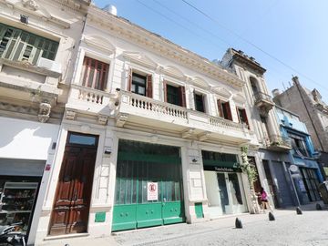 DUPLEX 3 AMB C/ PATIO Y COCHERA - VENTA/ SAN TELMO
