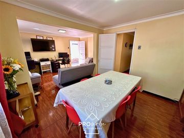 Local Comercial en Venta en Casa Uso Comercial Con Gran Terreno, a Pasos de Metro, La Reina