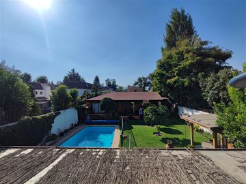 Casa en Venta en Via Regina / Monseñor Edwards