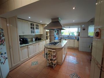 Casa en Venta en Via Regina / Monseñor Edwards