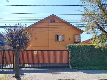 Casa en Venta en Via Regina / Monseñor Edwards