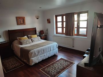 Casa en Venta en Via Regina / Monseñor Edwards