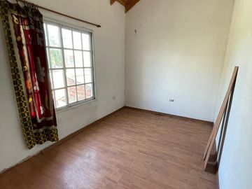VENTA CASA 4 AMB, GARIN, APTA CREDITO 70.000 USD