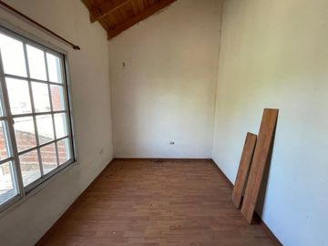 VENTA CASA 4 AMB, GARIN, APTA CREDITO 70.000 USD