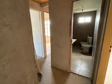 VENTA CASA 4 AMB, GARIN, APTA CREDITO 70.000 USD