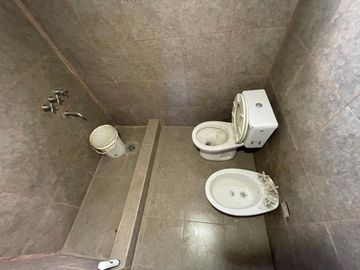 VENTA CASA 4 AMB, GARIN, APTA CREDITO 70.000 USD