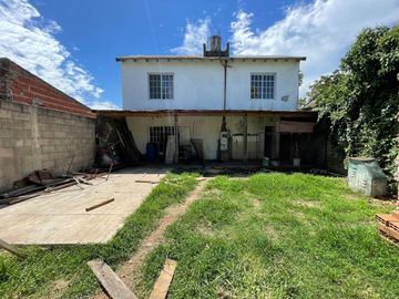VENTA CASA 4 AMB, GARIN, APTA CREDITO 70.000 USD