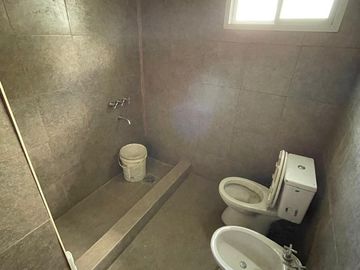 VENTA CASA 4 AMB, GARIN, APTA CREDITO 70.000 USD