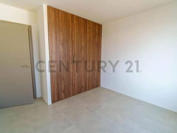 Venta Casa de Estreno en Urbanización Amalfi, Vía La Aurora E.Jor