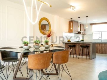 Venta Casa de Estreno en Urbanización Amalfi, Vía La Aurora E.Jor