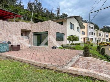 Casa 4 habitaciones, Selva Alegre- Sangolqui