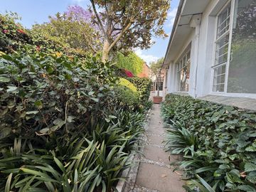 Casa en venta o renta en Lomas de Chapultepec
