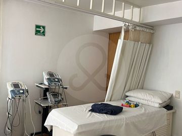 Casa uso de suelo en venta en Toriello Guerra