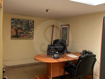 Casa uso de suelo en venta en Toriello Guerra