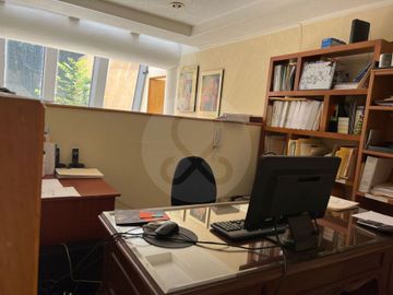 Casa uso de suelo en venta en Toriello Guerra