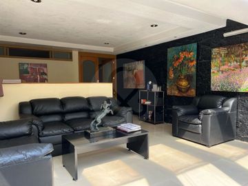 Casa uso de suelo en venta en Toriello Guerra
