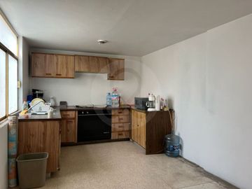 Casa uso de suelo en venta en Toriello Guerra