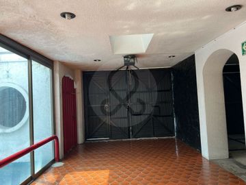 Casa uso de suelo en venta en Toriello Guerra