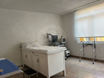 Casa uso de suelo en venta en Toriello Guerra