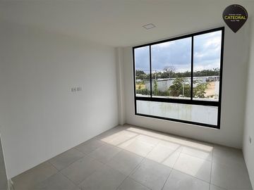 Casa de venta en Urb. La Costa- Samborondon – código:21704