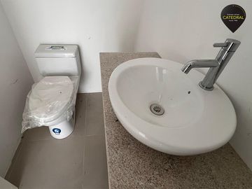 Casa de venta en Urb. La Costa- Samborondon – código:21704