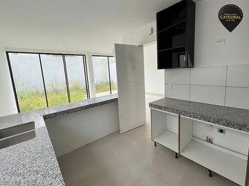 Casa de venta en Urb. La Costa- Samborondon – código:21704