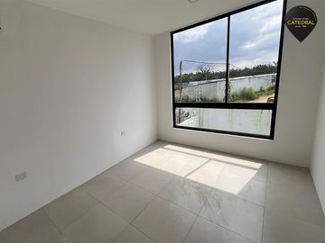 Casa de venta en Urb. La Costa- Samborondon – código:21704