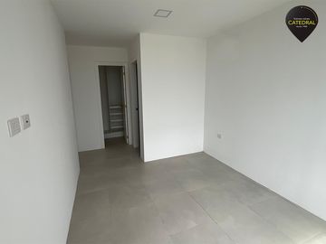 Casa de venta en Urb. La Costa- Samborondon – código:21704