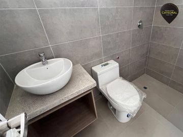 Casa de venta en Urb. La Costa- Samborondon – código:21704