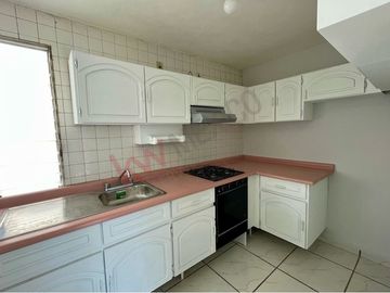 DEPARTAMENTO EN VENTA EN COL. PORTALES SUR, SUPER UBICADO