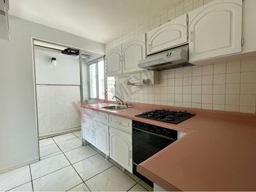 DEPARTAMENTO EN VENTA EN COL. PORTALES SUR, SUPER UBICADO