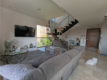 Elegante Penthouse Duplex Sector Poblado Los Parra en Venta