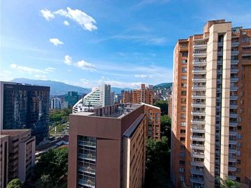 Elegante Penthouse Duplex Sector Poblado Los Parra en Venta