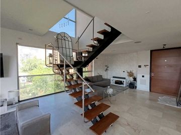 Elegante Penthouse Duplex Sector Poblado Los Parra en Venta