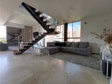 Elegante Penthouse Duplex Sector Poblado Los Parra en Venta
