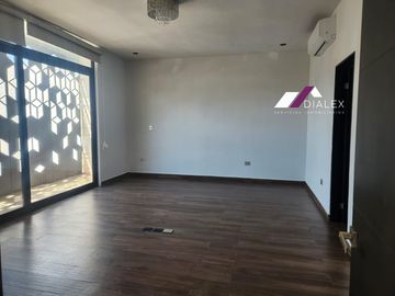 VENTA Casa en Fraccionamiento VISTANCIA DEL VERGEL - Carretera Nacional ZONA SUR Monterrey