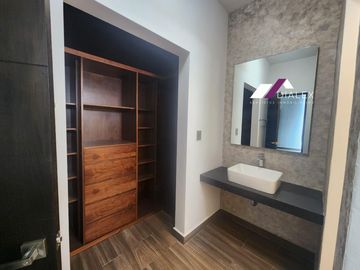 VENTA Casa en Fraccionamiento VISTANCIA DEL VERGEL - Carretera Nacional ZONA SUR Monterrey