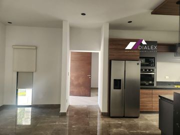 VENTA Casa en Fraccionamiento VISTANCIA DEL VERGEL - Carretera Nacional ZONA SUR Monterrey