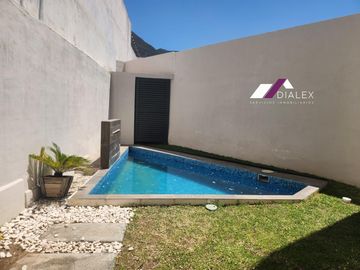 VENTA Casa en Fraccionamiento VISTANCIA DEL VERGEL - Carretera Nacional ZONA SUR Monterrey