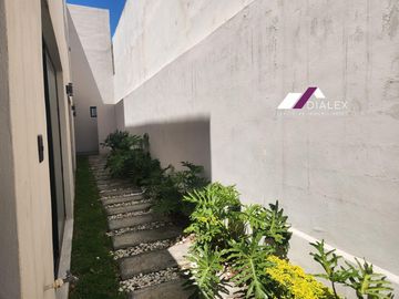 VENTA Casa en Fraccionamiento VISTANCIA DEL VERGEL - Carretera Nacional ZONA SUR Monterrey