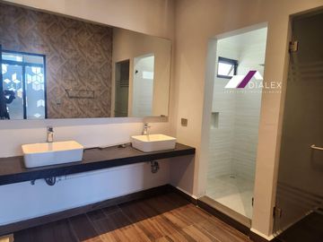 VENTA Casa en Fraccionamiento VISTANCIA DEL VERGEL - Carretera Nacional ZONA SUR Monterrey