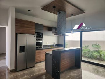 VENTA Casa en Fraccionamiento VISTANCIA DEL VERGEL - Carretera Nacional ZONA SUR Monterrey