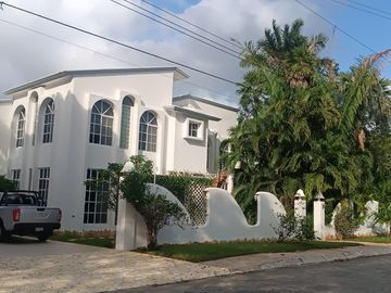 HERMOSA RESIDENCIA EN RESIDENCIAL CAMPESTRE