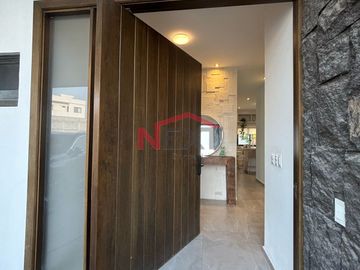 CASA EN VENTA AL SUR DE SALTILLO