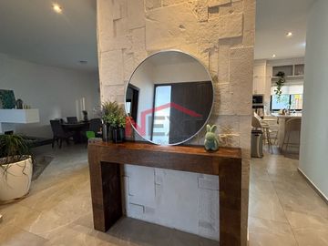 CASA EN VENTA AL SUR DE SALTILLO
