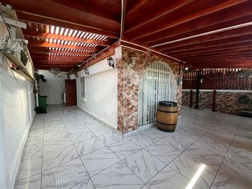 Casa en Venta en Domingo Tocornal/ Juan de Dios Malebrán
